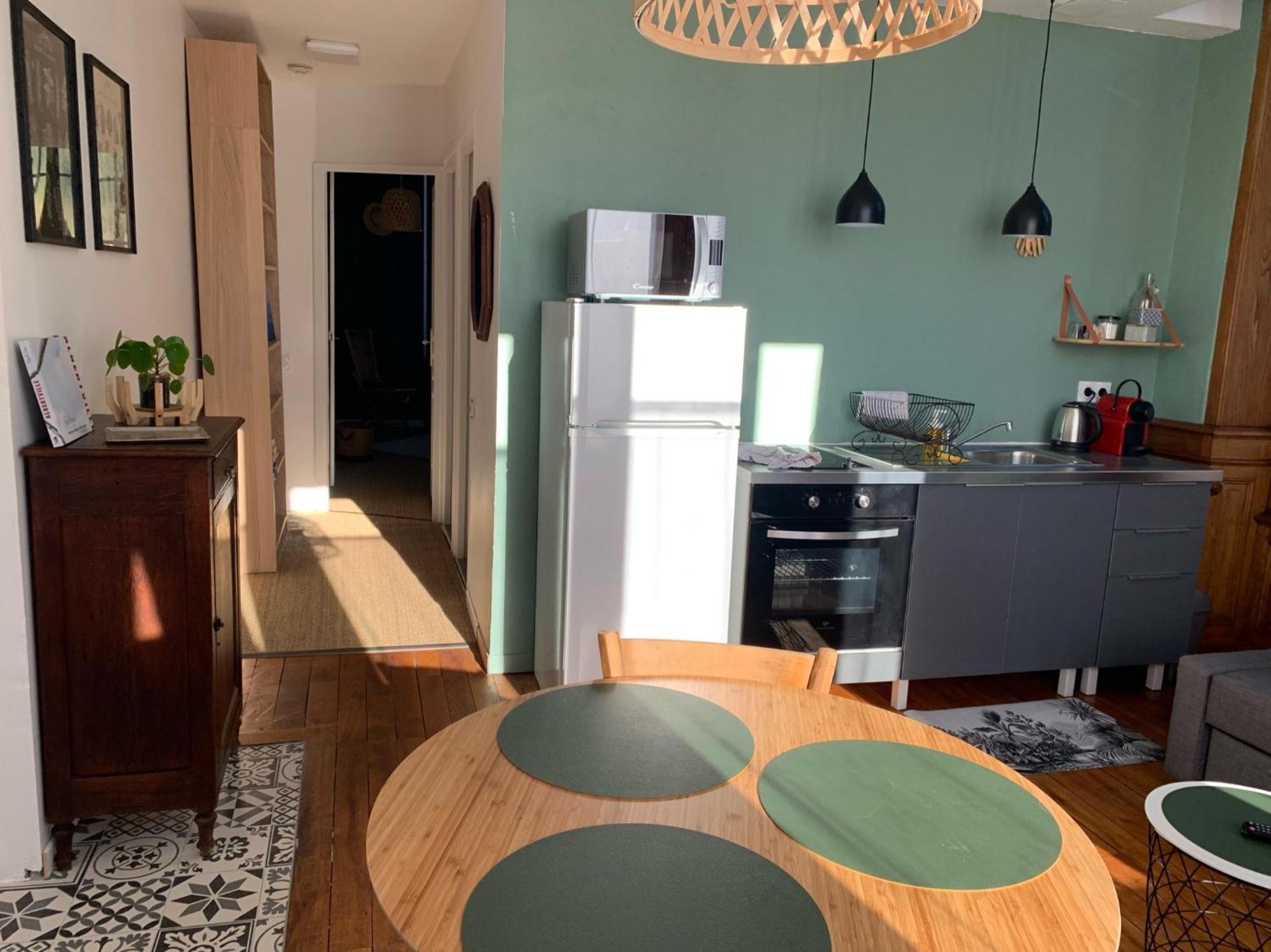 A Deux Pas De La Gare, La Maison Rouge Albertville Dış mekan fotoğraf
