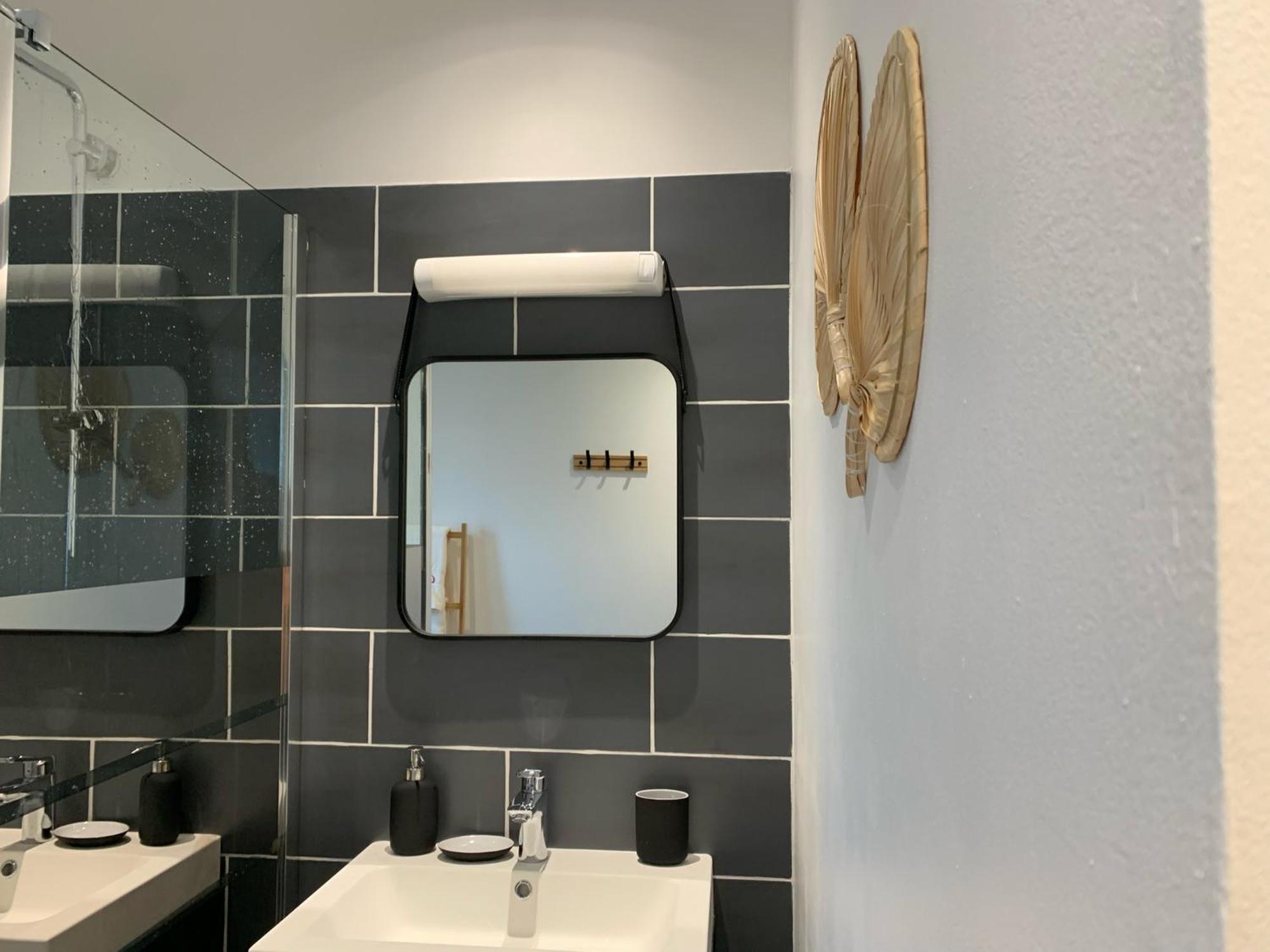 A Deux Pas De La Gare, La Maison Rouge Albertville Dış mekan fotoğraf